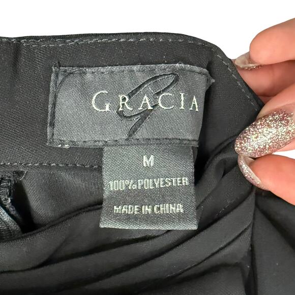 Gracia Black Ruffle 3D Chiffon Flutter Sleeve Sleeveless Mock Neck Top size M - Picture 2 of 11